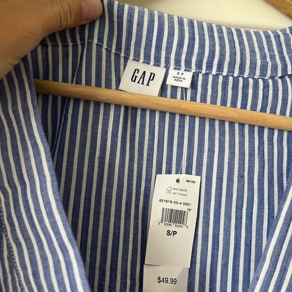 Blue pin striped short sleeve blouse - Picture 2 of 3